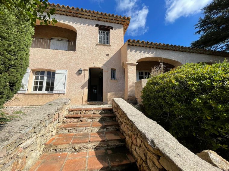 Maison à acheter avec terrasse 4 pièces aux Issambres